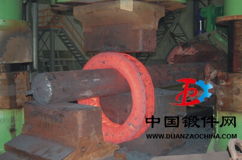 鍛件加工.jpg